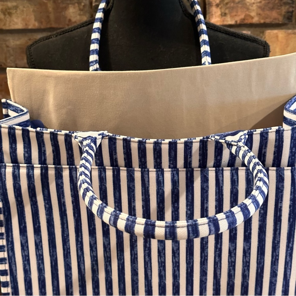 Rae Dunn POOLSIDE Blue and White Stripe Print Poolside Shopper Square Tote NEW! - Picture 7 of 7